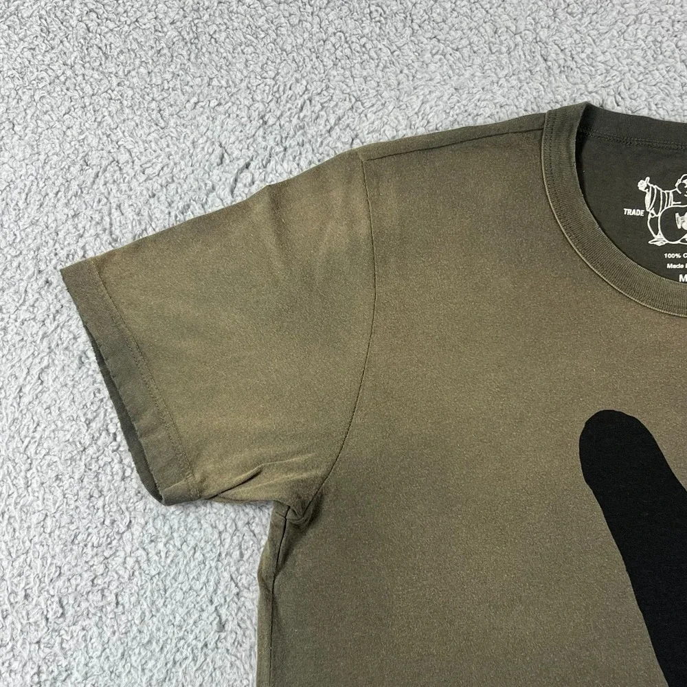 True Religion Graphic T-Shirt Peace Sign FREEDOM Olive‎ Green Men's Size M NWT